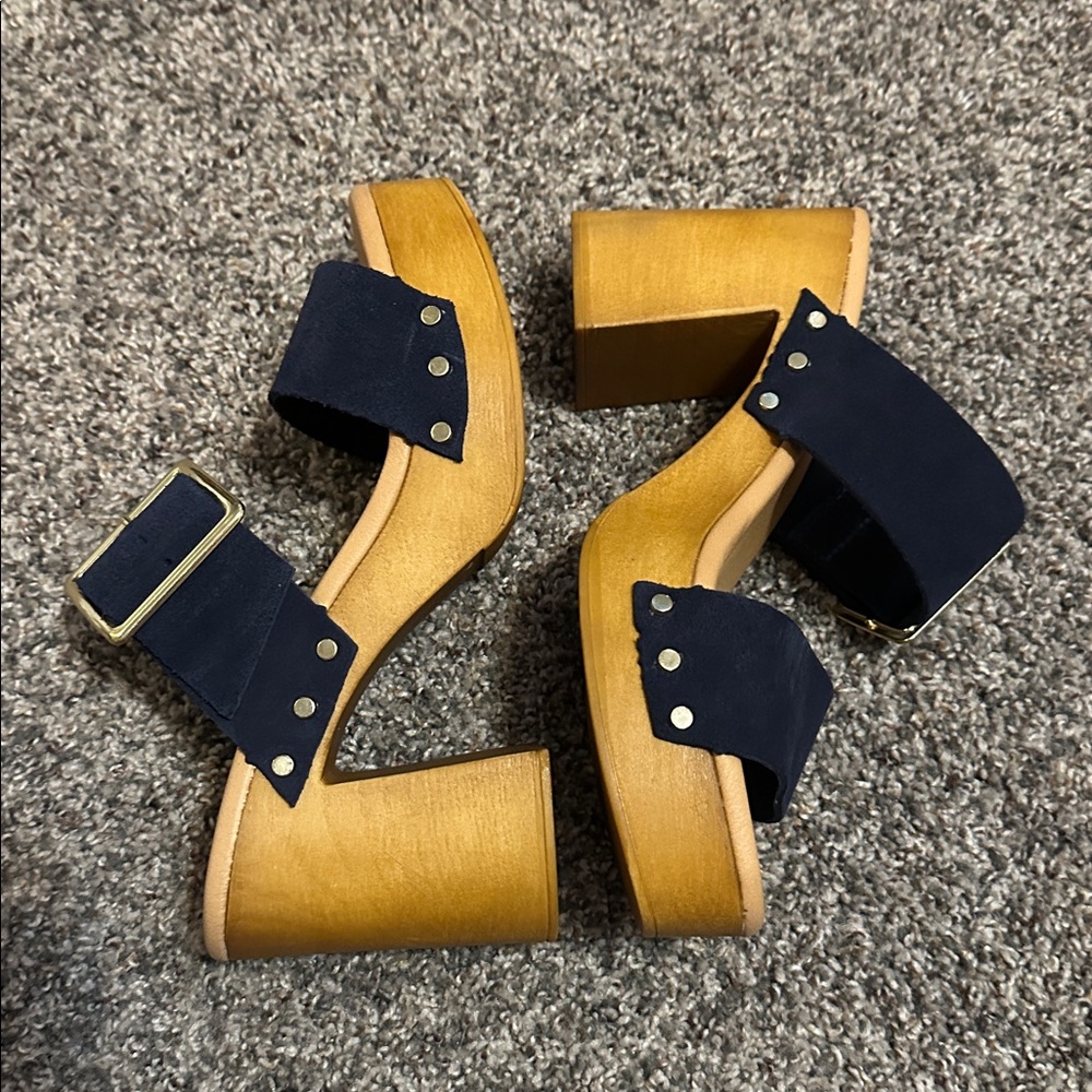 Avellini Suede Block Heel Sandals US Size 6.5 - Picture 3 of 6
